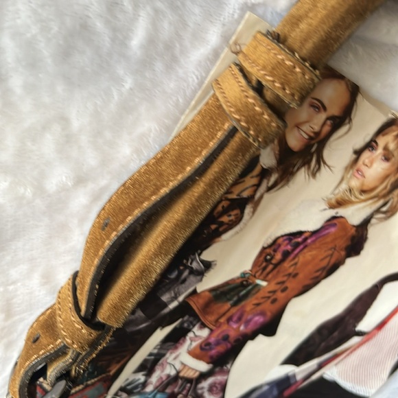 Burberry Authentic Suede Shoulderbag Fire - Picture 5 of 17